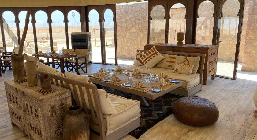 Cena y paseo en camello por el desierto de Agafay